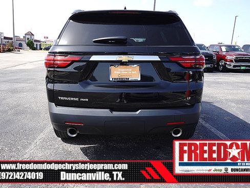 Used 2023 Chevrolet Traverse LT w/ LPO, Floor Liner Package AWD/4WD image 4
