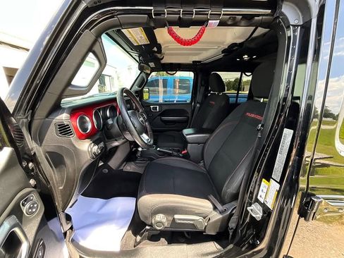 Used 2019 Jeep Wrangler Unlimited Rubicon w/ Cold Weather Group AWD/4WD image 13