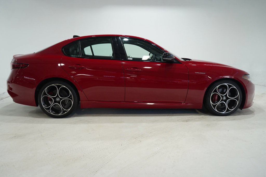 Used 2022 Alfa Romeo Giulia Veloce RWD image 8