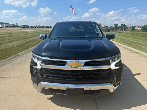Used 2023 Chevrolet Silverado 1500 LT AWD/4WD image 12