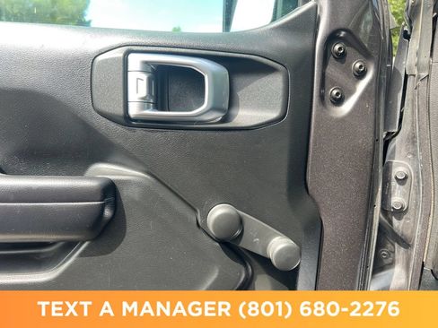 Used 2019 Jeep Wrangler Sport AWD/4WD image 11