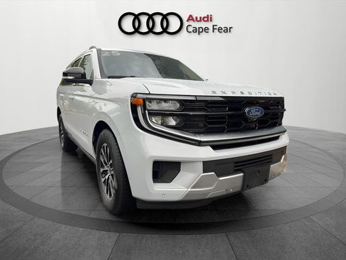 Used 2025 Ford Expedition Platinum AWD/4WD image 8