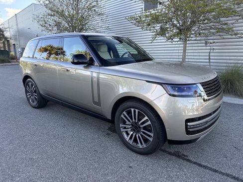 New 2026 Land Rover Range Rover Long Wheelbase SE AWD/4WD image 4