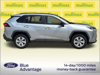 Used 2020 Toyota RAV4 LE FWD video 2