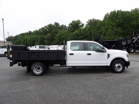 Used 2018 Ford F350 XL w/ Power Equipment Group RWD image 9