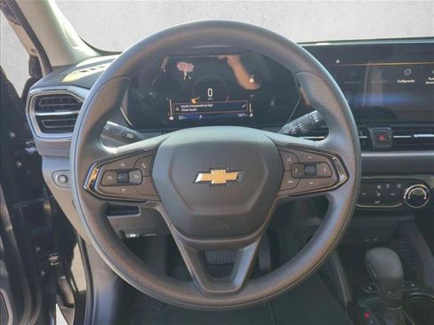 Used 2024 Chevrolet TrailBlazer LT w/ Driver Confidence Package FWD image 11