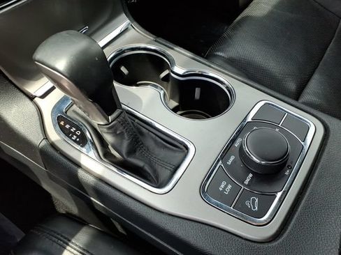 Used 2020 Jeep Grand Cherokee Limited w/ Luxury Group II AWD/4WD image 22