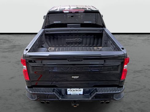 Used 2021 Chevrolet Silverado 1500 High Country w/ Technology Package image 3