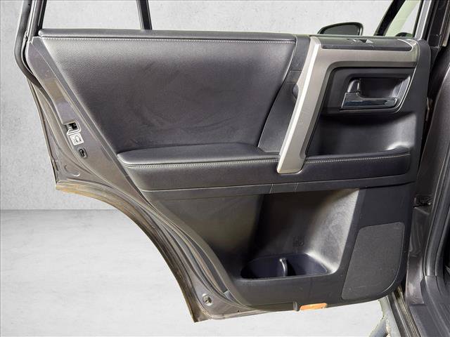 Used 2018 Toyota 4Runner SR5 AWD/4WD image 21