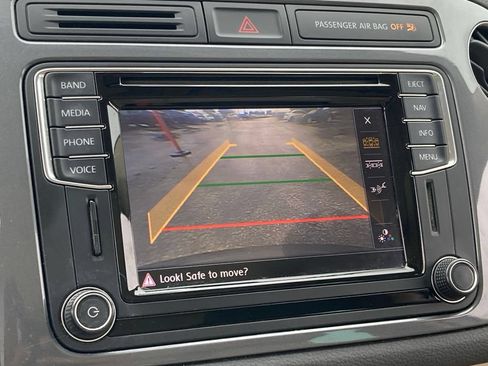 Used 2017 Volkswagen Tiguan SEL FWD image 20