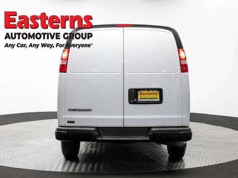 Used 2022 Chevrolet Express 2500 Extended w/ Driver Convenience Package RWD image 6