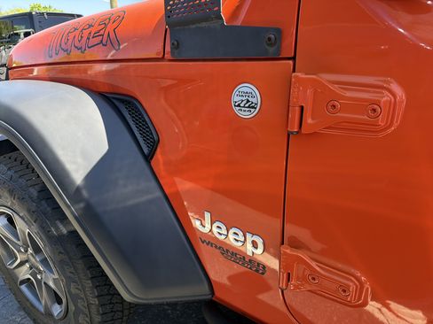 Certified 2018 Jeep Wrangler Sport AWD/4WD image 29