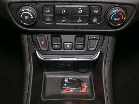 Used 2018 GMC Terrain SLE image 31