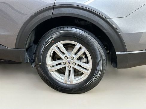 Certified 2023 Ford Explorer XLT w/ Equipment Group 202A image 6