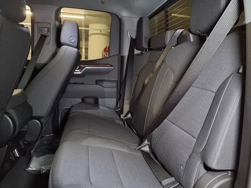 New 2026 GMC Sierra 1500 SLE w/ X31 Off-Road Package AWD/4WD image 12