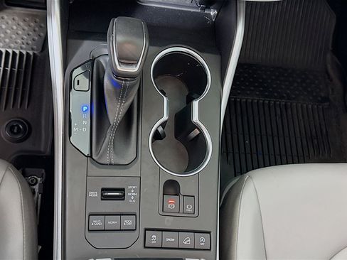 Certified 2022 Toyota Highlander XLE image 18