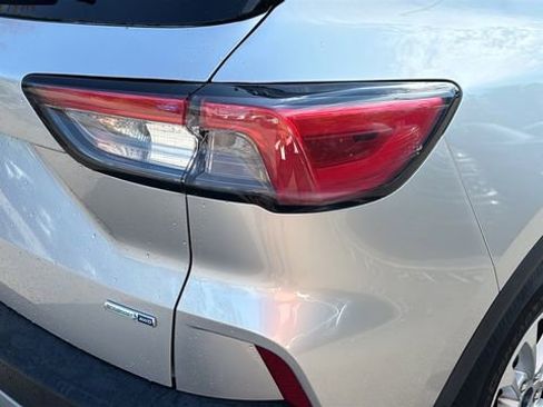 Used 2020 Ford Escape SE image 28