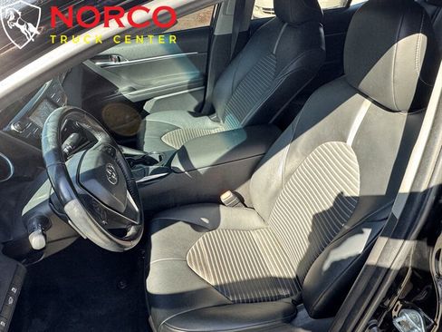 Used 2020 Toyota Camry SE image 17