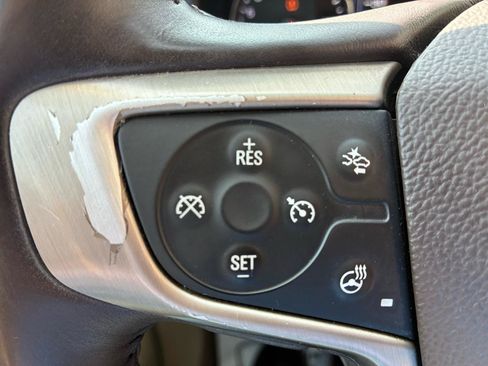 Used 2017 GMC Acadia Denali w/ Technology Package FWD image 19