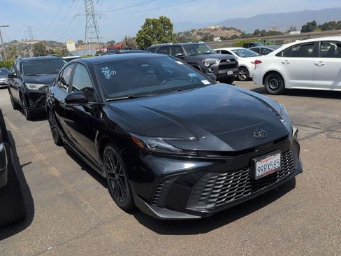 Certified 2025 Toyota Camry SE FWD image 3