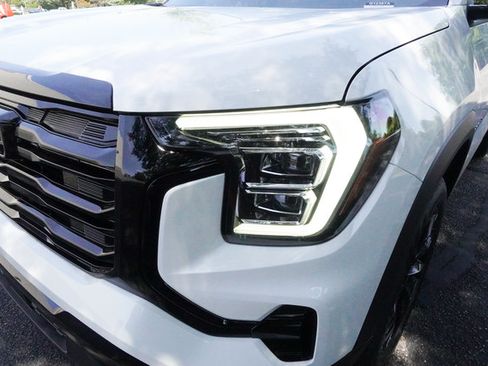Used 2026 GMC Terrain Elevation w/ Elevation Premium Package FWD image 29