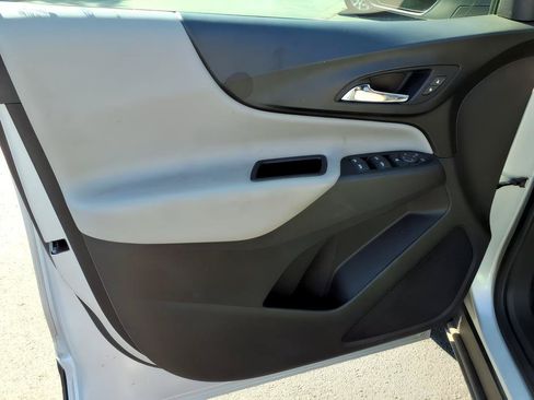 Used 2022 Chevrolet Equinox LT FWD image 28