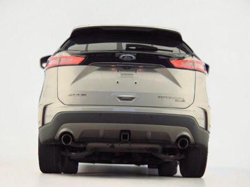 Used 2019 Ford Edge Titanium w/ Cold Weather Package AWD/4WD image 7
