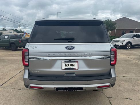 Used 2023 Ford Expedition Limited AWD/4WD image 4