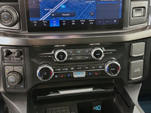 Used 2024 Ford F250 Lariat w/ Lariat Ultimate Package image 24