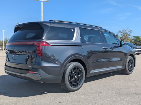 New 2026 Kia Carnival SX image 5