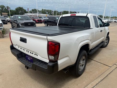 Used 2022 Toyota Tacoma SR RWD image 6