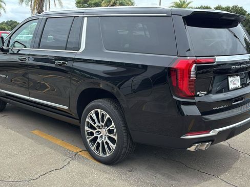 New 2026 GMC Yukon XL Denali w/ Denali Reserve Package RWD image 5