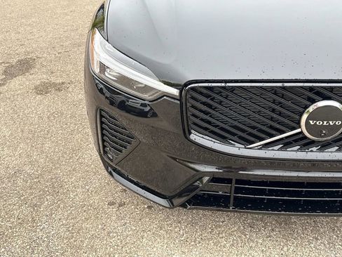 New 2026 Volvo XC60 B5 Plus w/ Climate Package image 9