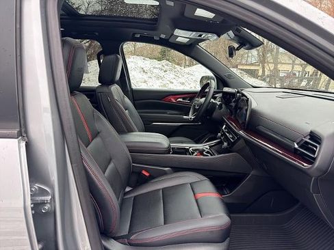 Used 2024 Chevrolet Traverse RS w/ LPO, Floor Liner Package AWD/4WD image 17