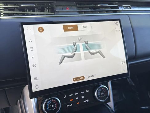 Used 2023 Land Rover Range Rover SE image 13