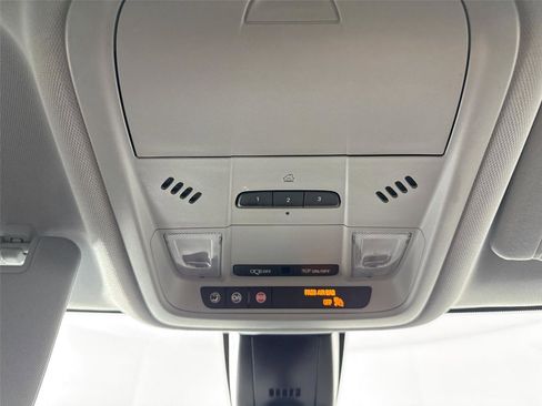 Used 2020 Chevrolet Blazer LT w/ Sound & Technology Package image 6