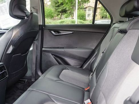 Used 2023 Kia Niro EX image 19