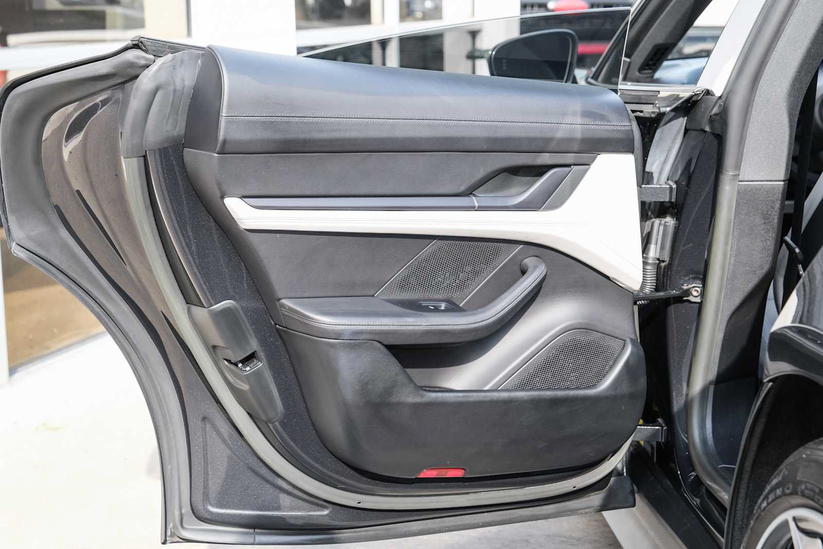 Used 2023 Porsche Taycan RWD image 39