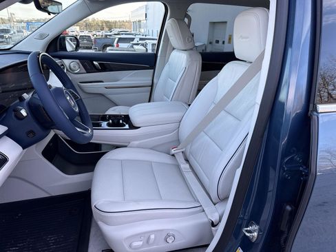 New 2026 Buick Enclave Avenir w/ Super Cruise Package AWD/4WD image 16