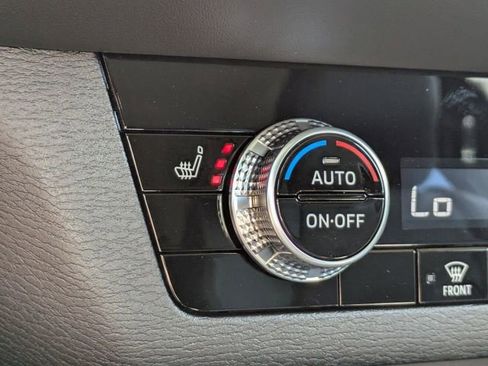 New 2026 Mitsubishi Outlander SE image 24