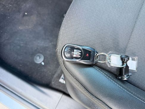 Used 2025 Buick Encore GX Preferred image 25