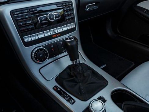 Used 2014 Mercedes-Benz SLK 350 image 17