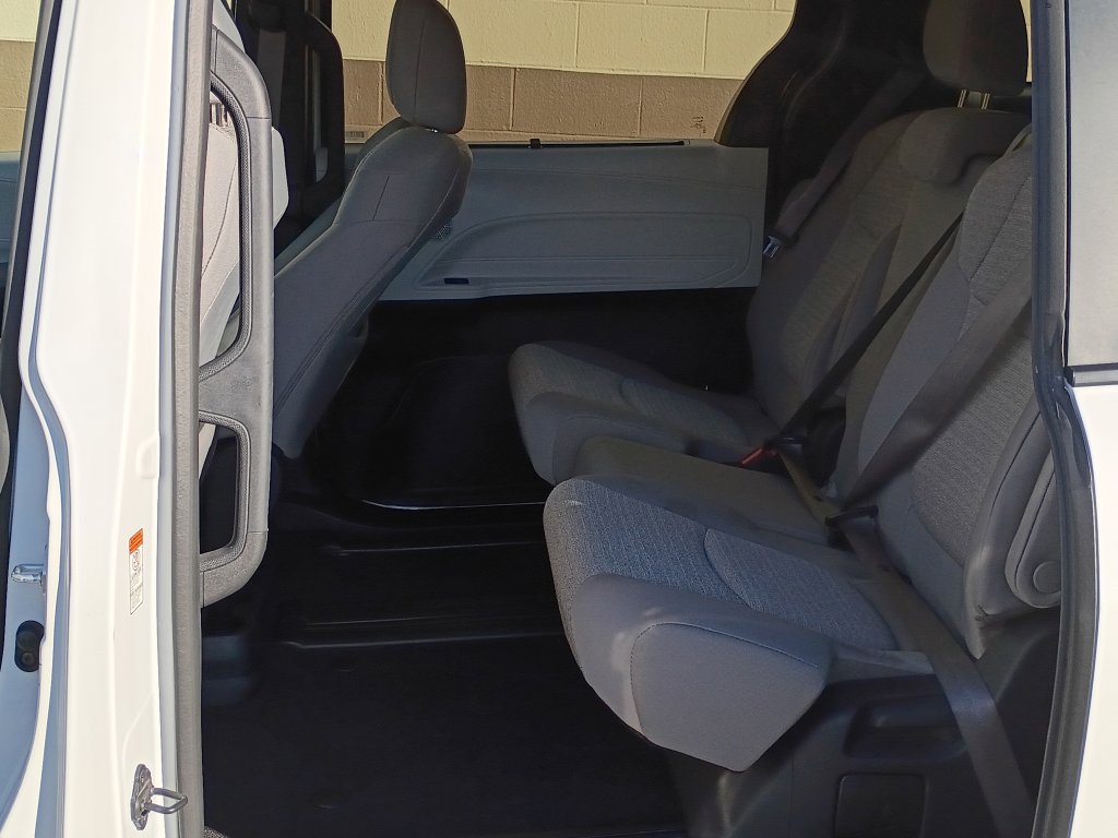 Used 2025 Toyota Sienna LE FWD image 16