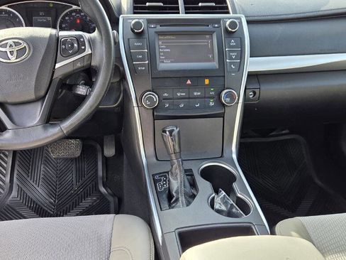 Used 2016 Toyota Camry SE image 16