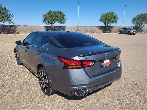 Certified 2022 Nissan Altima 2.5 SR AWD/4WD image 8
