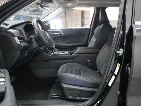 New 2026 Mitsubishi Outlander SE image 6