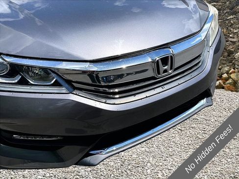 Used 2017 Honda Accord Sport image 23