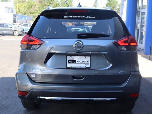 Used 2017 Nissan Rogue S w/ S Appearance Package AWD/4WD image 4