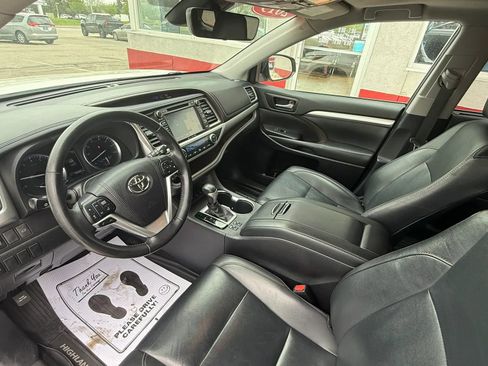 Used 2019 Toyota Highlander XLE image 10