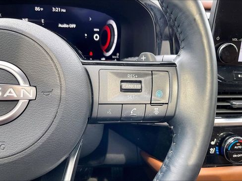 Used 2023 Nissan Pathfinder Platinum image 29